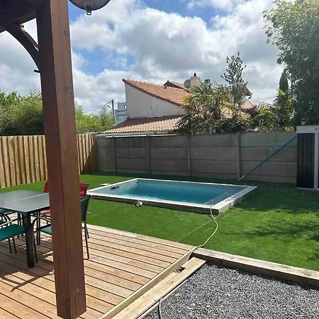 Holiday home Maison 100m2 4 Avec Piscine Jardin Paysage